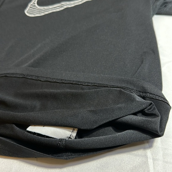 NIKE and UNDER ARMOUR - Picture 4 of 5